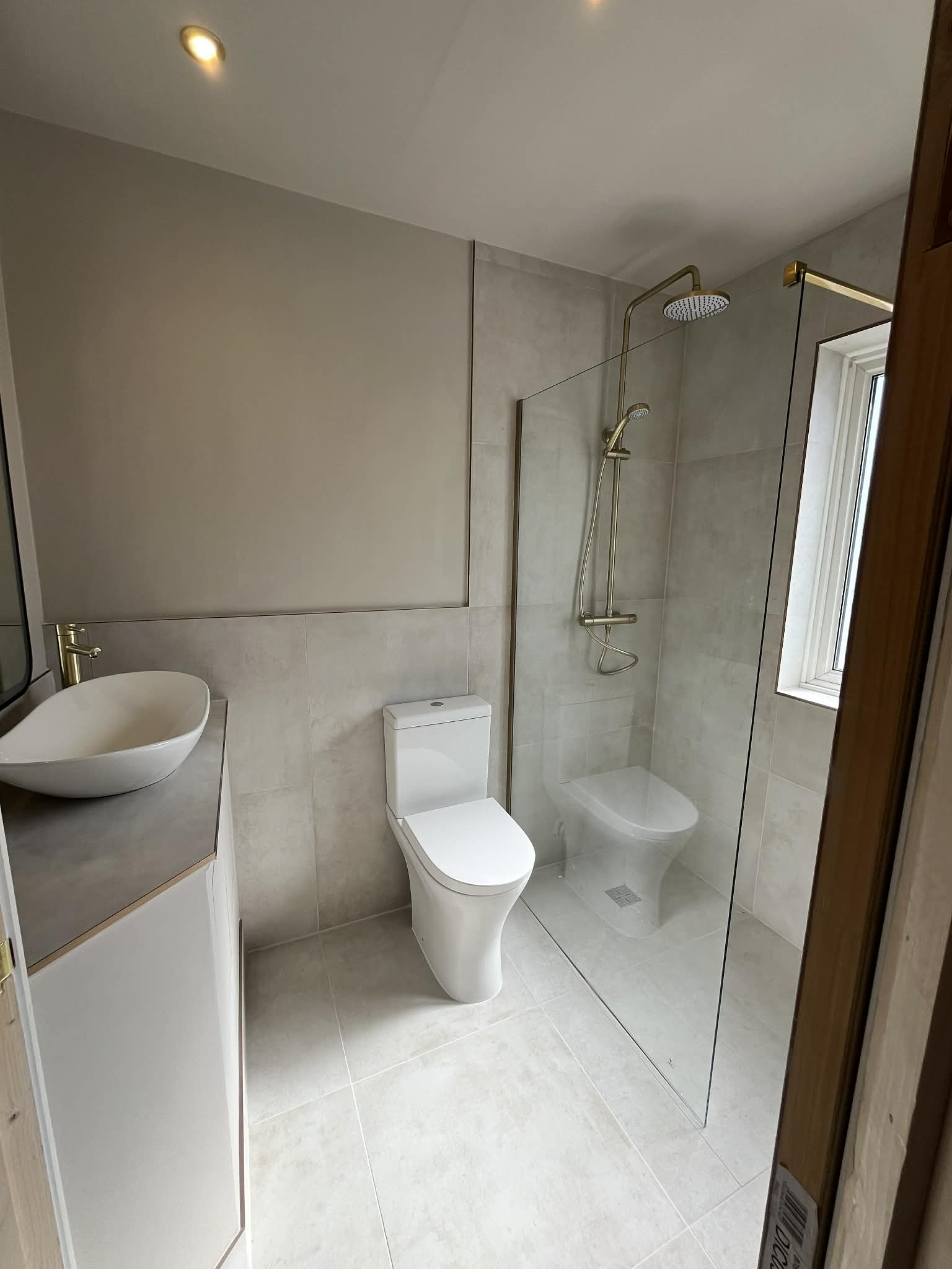 Finished bathroom design 1